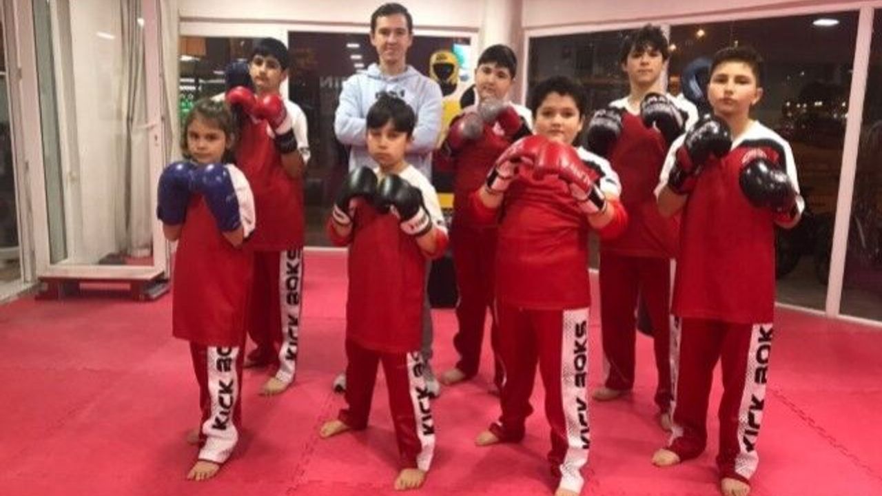 Kickboks Turnuvası'nda 4 farklı kategoride 8 genç mücadele edecek