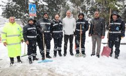 Şanlıurfa"da Kar Yağışına Karşı Eyyübiye"den Hızlı Müdahale!