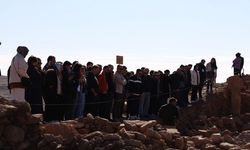 Şanlıurfa Karahantepe Ziyaretçi Akınına Uğruyor!