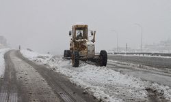 Kar Şanlıurfa’yı Beyaza Bürüdü, Ulaşım Büyükşehir’in Çalışmalarıyla Aksamadı