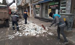 Birecik’te Tehlike Oluşturan Dış Cephe Kaplamaları Sökülüyor