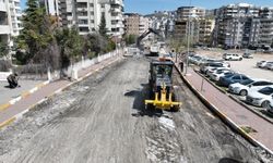 Şanlıurfa Karaköprü’de Mustafa Direkli Caddesi Sıcak Asfaltla Yenileniyor!