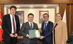 Şanlıurfa’da TEMA’dan Anlamlı Ziyaret: Kaymakam Şahin’e Fidan Bağışı ve Teşekkür Belgesi