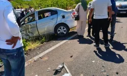 Şanlıurfa’da Bayram Dönüşü Feci Kaza! İki Otomobil Kafa Kafaya Çarpıştı