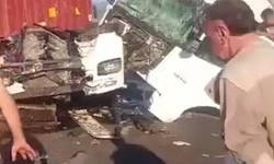 Şanlıurfa–Gaziantep Otoyolunda Feci Kaza: Tır Tankerli Tıra Çarptı, Sürücü Ağır Yaralandı