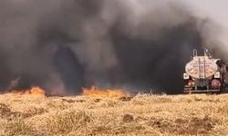 Şanlıurfa’da Anız Yangınında İtfaiye Aracı Alevlere Teslim Oldu