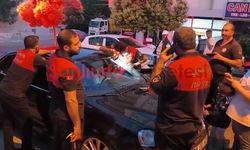 Haliliye'de Otomobilde Mahsur Kalan Kadın İle Çocuğu İtfaiye Kurtardı