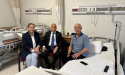 Ahmet Eşref Fakıbaba’dan Tedavi Gören Cihat Kürkçüoğlu’na Geçmiş Olsun Ziyareti