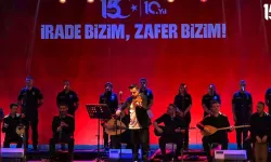 Rabia Meydanı'nda Duygu Dolu Gece! Şanlı Yürekler Korosu Sahne Aldı