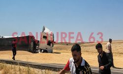 Şanlıurfa'da Korkutan Kaza: Karayolu Buğdayla Kaplandı!