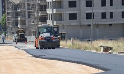 Şanlıurfa'da 1033. Cadde sıcak asfaltla modern görünüme kavuşuyor