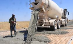Üç İlçeyi Birleştiren Güzergâhta Beton Yol Seferberliği!