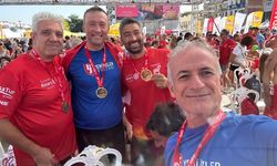 Şanlıurfalı 7 Sporcu Çanakkale Boğazı’nı Kulaçlayarak Geçti