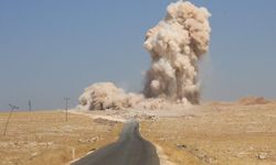 Şanlıurfa’da 27 Kilometrelik Grup Yolunda Sıcak Asfalt Çalışması