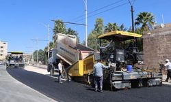 Şanlıurfa’da Haleplibahçe Caddesi’nde Sıcak Asfalt Çalışması Başladı