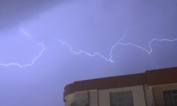 Şanlıurfa’da Geceyi Şimşekler Aydınlattı: Meteoroloji’den Yağış Uyarısı