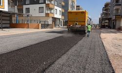 Şanlıurfa Haliliye’de Kırsal Yollar İçin Asfalt Mesaisi Devam Ediyor