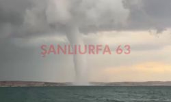 Şanlıurfa’da Atatürk Barajı Gölü Üzerinde Dev Hortum Oluştu