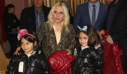 Kilis'te Yetim Çocuklara Giysi Yardımı