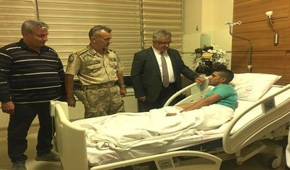 Vali Pekmez Yaralı Askeri Ziyaret Etti