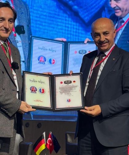 KGK Birleşik Krallık Temsilcisi Vatan Öz’e büyük onur