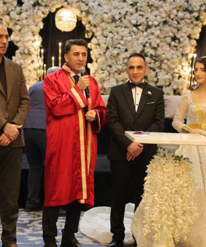 Mehmet Kuş, Genç Çiftin Nikâh Şahitliğini Yaptı