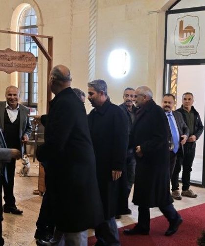 Viranşehir Belediyesi Eş Başkanı Serhat Dicle İnan, Meclis Üyeleriyle İftarda Buluştu