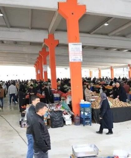 Karaköprü Akbayır’da Yeni Dönem: Kapalı Semt Pazarı ve Otopark Hizmete Açıldı!