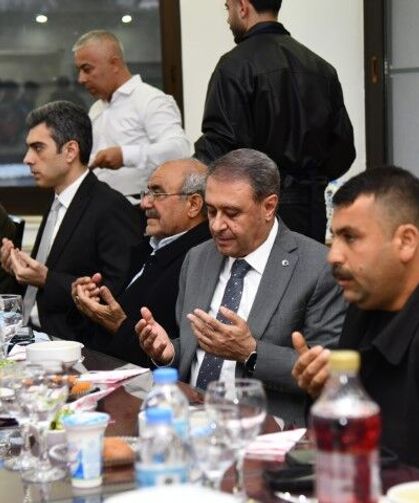 Şanlıurfa Bozova’da Vali Şıldak’tan Şehit Yakınları ve Gazilere Ziyaret!