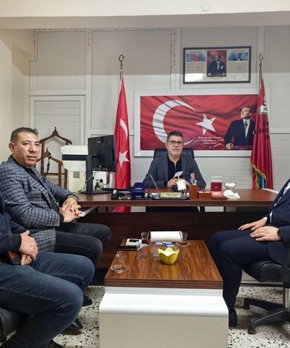 AK Parti Hilvan Yönetimi Şehit Halit Şıltak İlkokulu’nu Ziyaret Etti