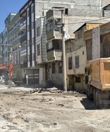 Şanlıurfa Eyyübiye’de Yol Yenileme Çalışmaları Hız Kesmiyor!