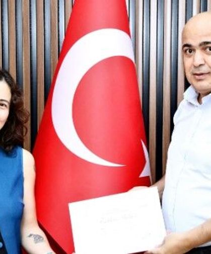 Şanlıurfa’da Görevinden Ayrılan Uzman Hekime Teşekkür Belgesi Verildi