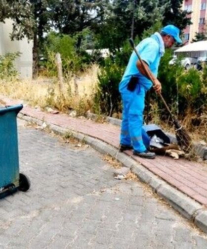 Eyyübiye’nin Sokaklarında Temizlik Çalışmaları Sürüyor