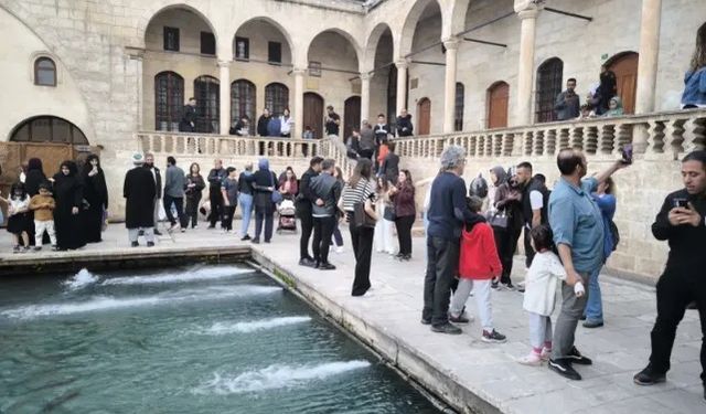 Şanlıurfa'nın Tarihi Güzellikleri Ziyaretçilerini Etkiledi!