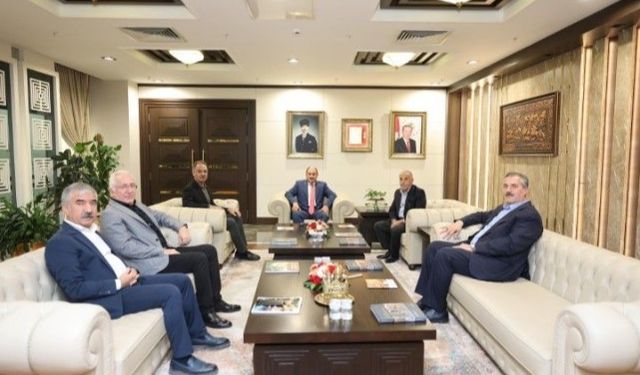 Başkan Kuş ve Meclis Üyelerinden Gülpınar'a Anlamlı Ziyaret!