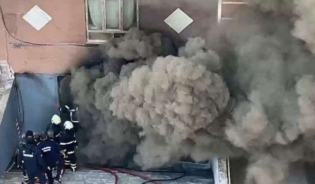 Şanlıurfa Haliliye’de Hastane Karşısında Yangın Paniği