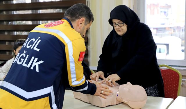 İlk Yardımda Yaş Engel Değil: 68 Yaşındaki Naciye Teyze Herkese Örnek Oldu