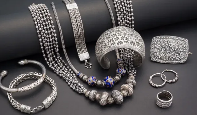 Gümüş neden düşüyor? Gümüşün geleceği ne olacak? Gümüşe yatırım yapmak doğru mu? Gümüş 2026 yıl sonu ne olur?