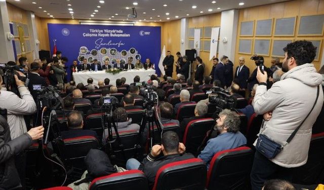 Bakan Işıkhan'dan Şanlıurfa'da Müjde: 3 Milyon Gence İş Kapısı Açılıyor!