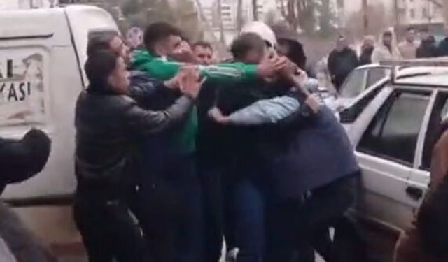 Viranşehir Antin Caddesi’nde Korna Krizi: Sürücüler Araçlarından İnip Kavga Etti