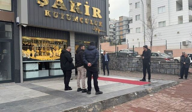 Şanlıurfa Karaköprü’de Kuyumcu Soygunu: 1  Yaralı