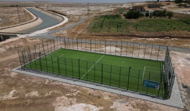 Şanlıurfa Eyyübiye’de Kırsal Mahallelere Halı Saha Müjdesi!