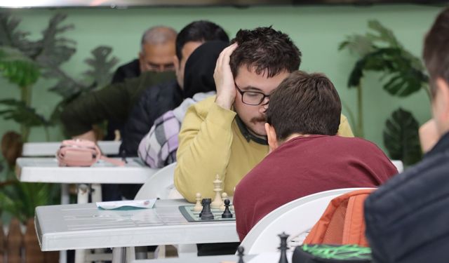 Karaköprü Belediyesi Satranç Severleri Bir Araya Getirdi!