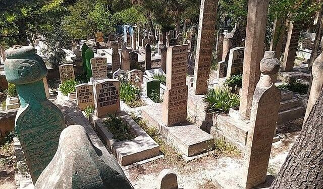 Hacer Karataş Hakk'ın rahmetine kavuşmuştur