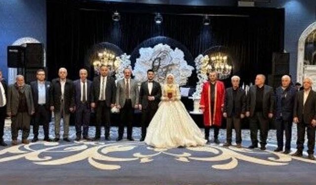 Şanlıurfa Hilvan'da Nikah Töreni: Sabri İzol Çiftin Mutluluğuna Şahitlik Etti!