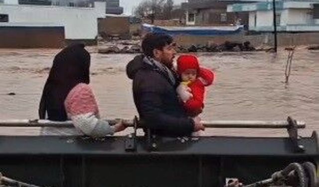 Viranşehir Belediyesi Ekiplerinden Sel Kurtarma Operasyonu!