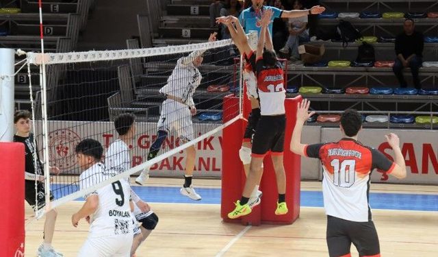Şanlıurfa’da Voleybol Heyecanı: Ev Sahibi Takım Fırtına Gibi
