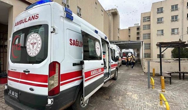 Şanlıurfa’da Kontrolden Çıkan Otomobil Şarampole Uçtu