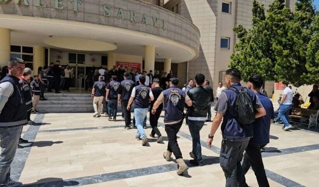 Şanlıurfa’da Emniyetten Geniş Kapsamlı Operasyon: Çok Sayıda Gözaltı
