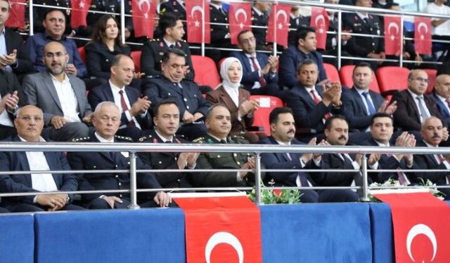 Şanlıurfa Viranşehir’de Bayram Coşkusu Salona Taştı